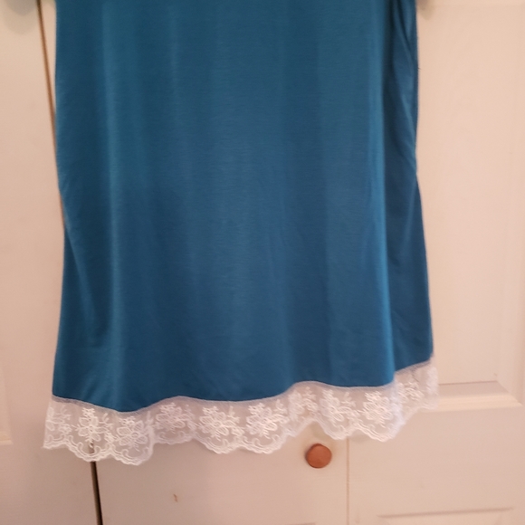 Top - Picture 2 of 3